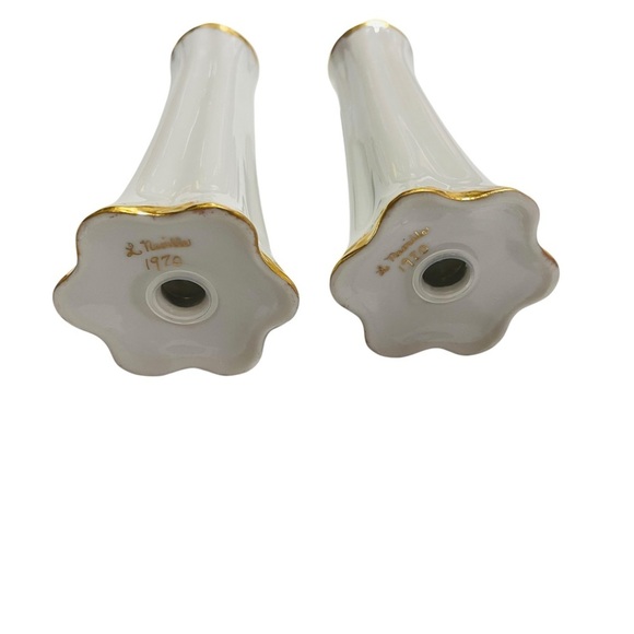 Tall White Porcelain Hutschenreuther Salt & Pepper Shakers / Gold Trim Germany - Picture 4 of 12